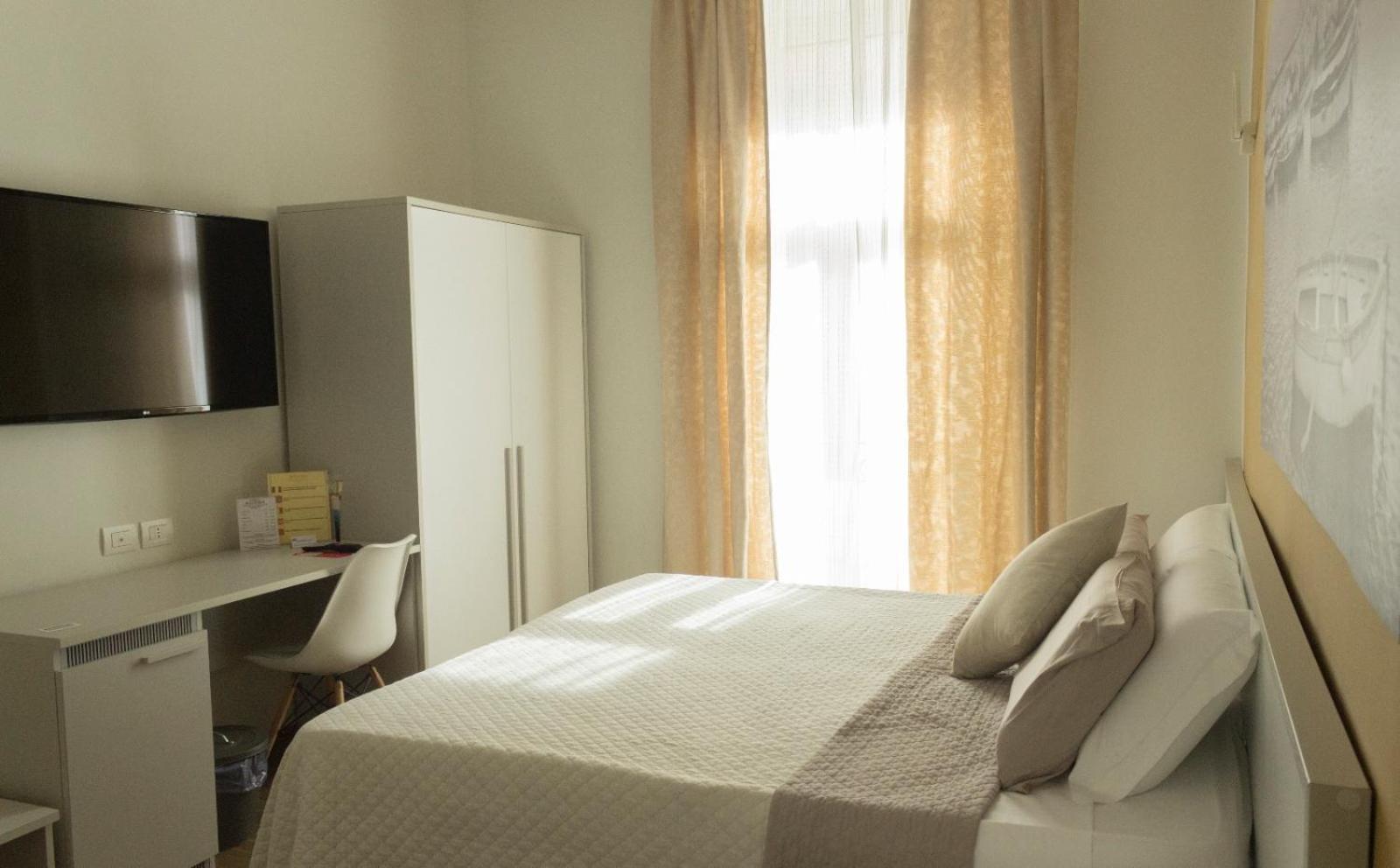נאפולי Rooms Stazione Centrale חדר תמונה